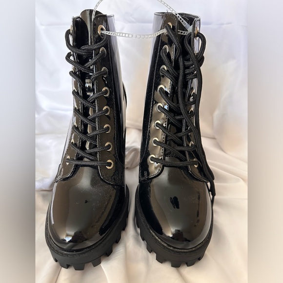 New LACE UP BLOCK HEEL PLATFORM ANKLE BOOT - Picture 4 of 8